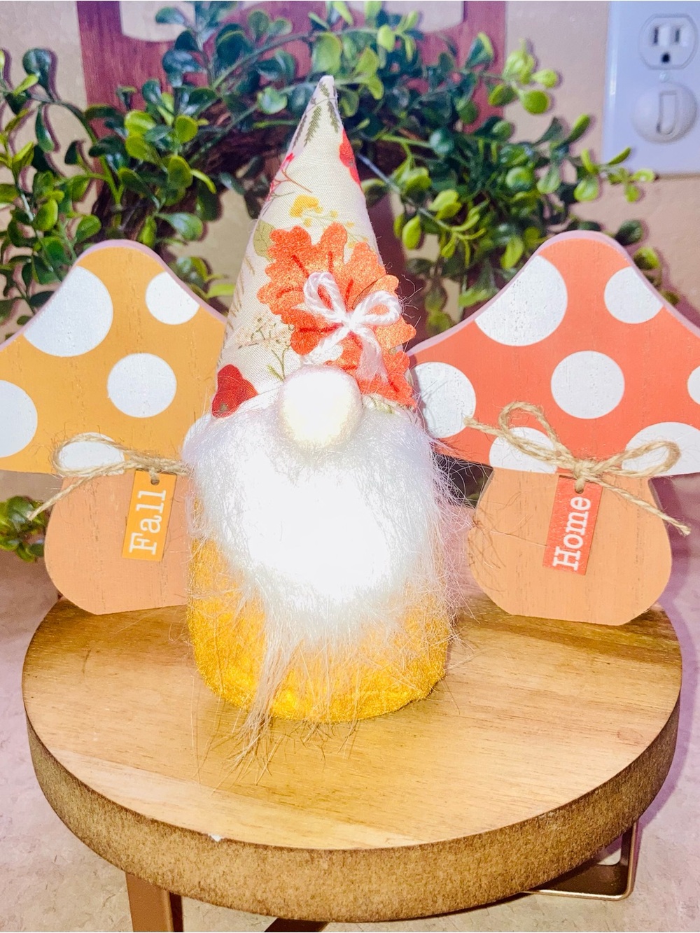 3 Piece CUTE FALL decor!! 2 Wooden Mushrooms & 6” Adorable Gnome NEW